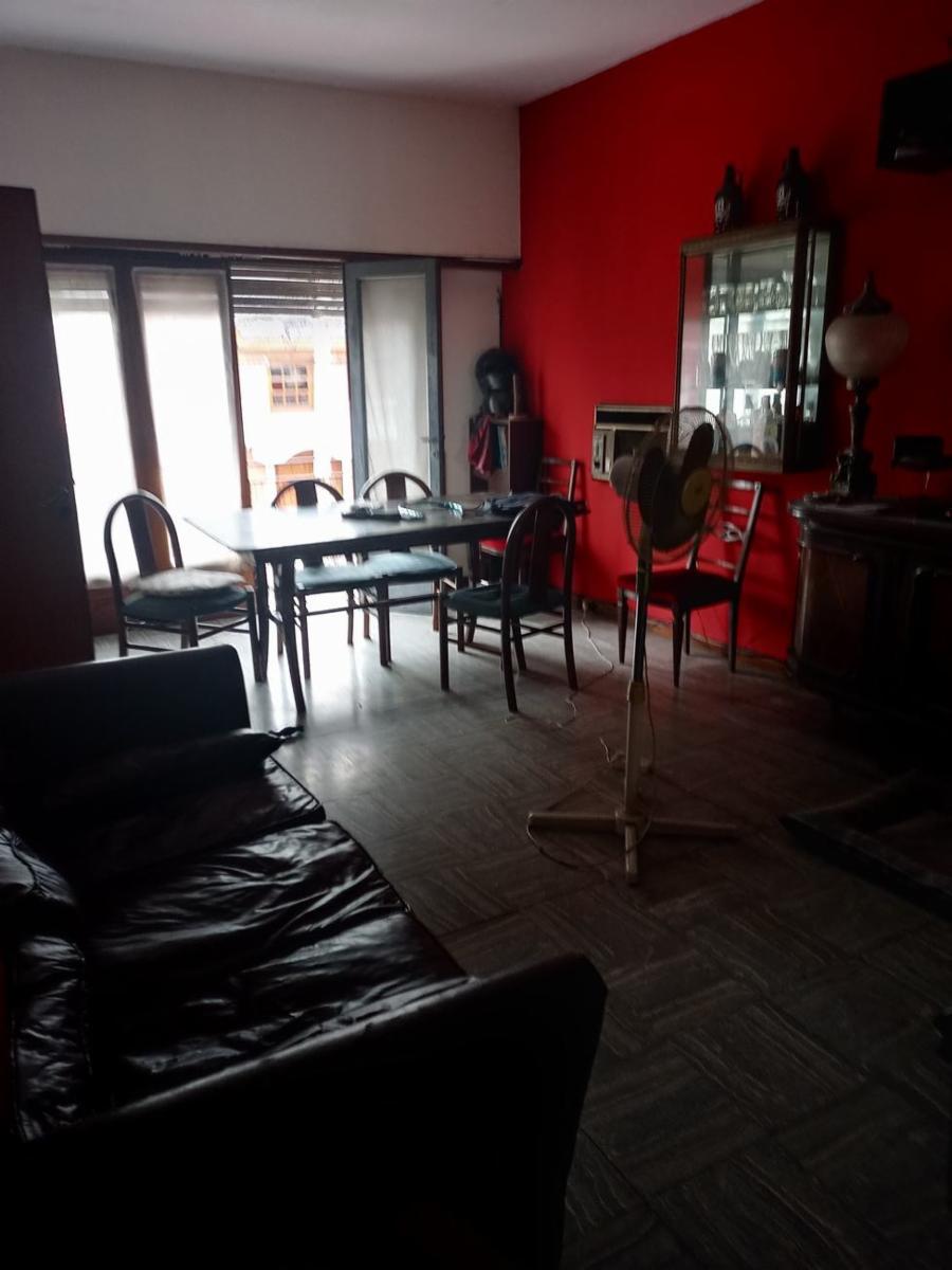 Casa de cuatro ambientes en planta alta en venta en Haedo Norte — foto 2