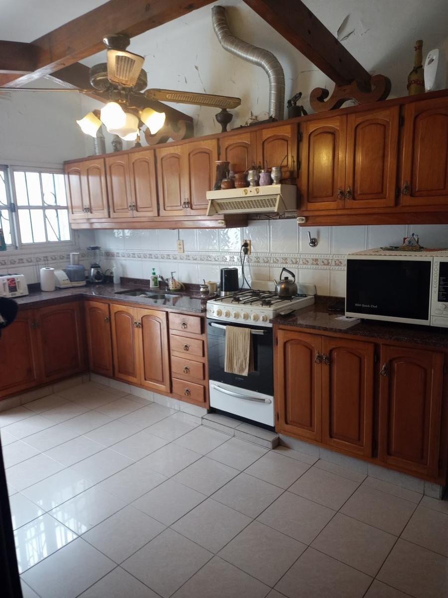 Casa de cuatro ambientes en venta en el palomar
