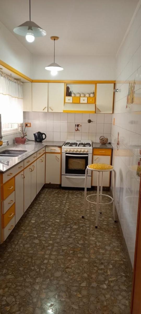 Chalet en venta de cuatro ambientes en Moron Sur — foto 7
