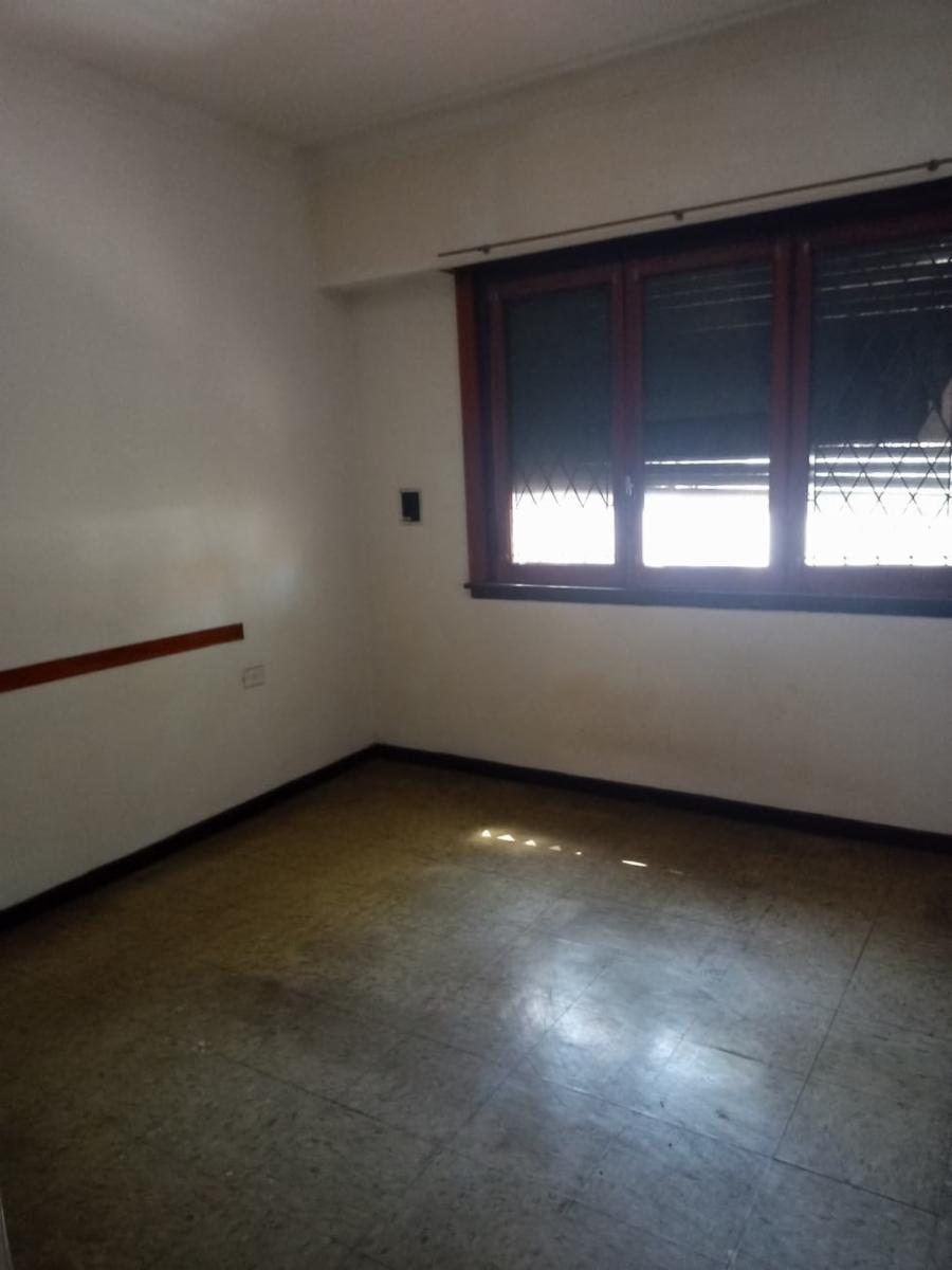 Venta de departamento tipo ph de cuatro ambientes en Ramos Mejia — foto 6