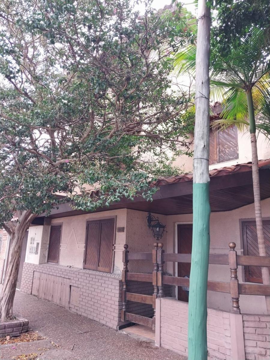Triplex de cinco ambientes en venta en Haedo Norte Oportunidad