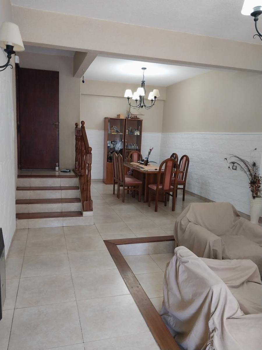 Venta de ph tipo casa al frente de cuatro ambientes en Haedo Norte — foto 3