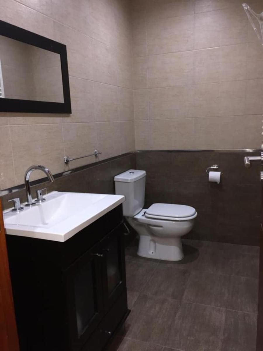 Hermosa Casa en VENTA con Pileta en Fincas de Hudson EXCELENTE UBICACION — foto 3
