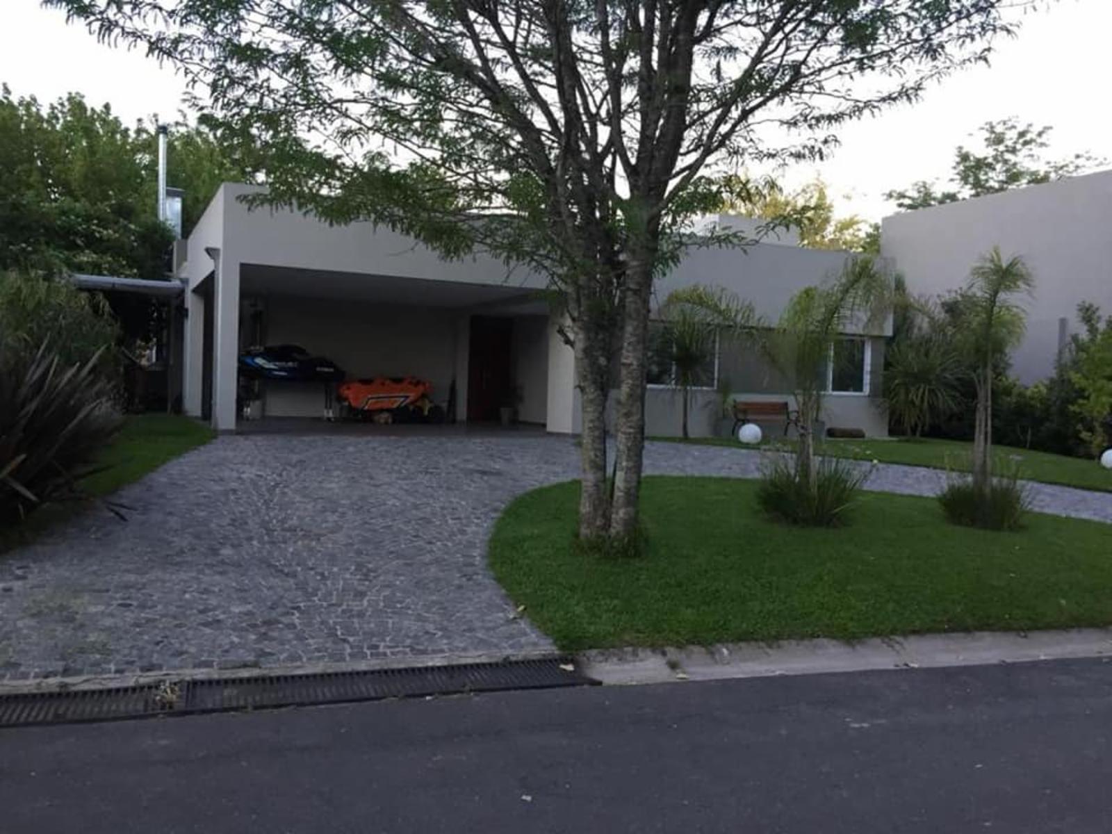 Hermosa Casa en VENTA con Pileta en Fincas de Hudson EXCELENTE UBICACION — foto 7