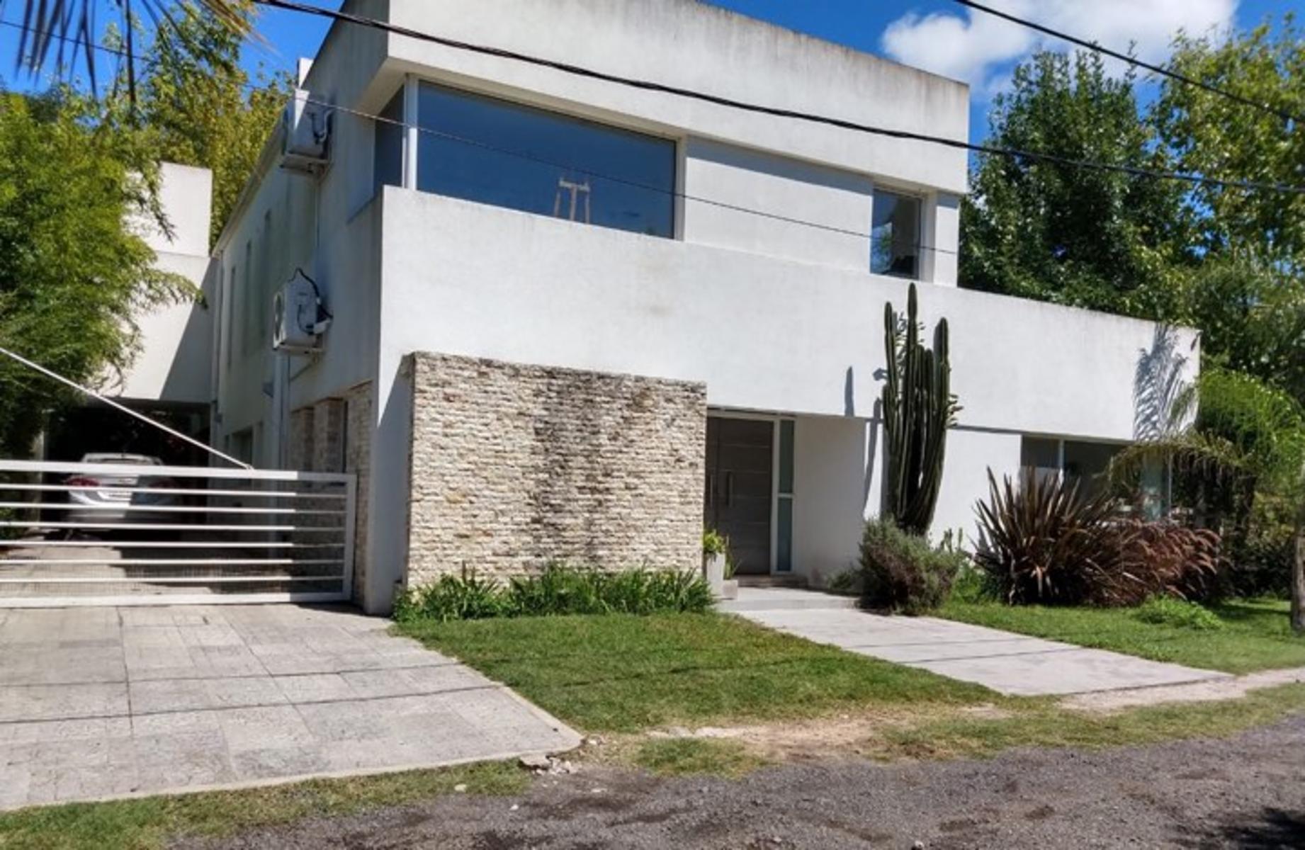 Casa con Pileta en Venta en Barrio Privado San Juan — foto 12