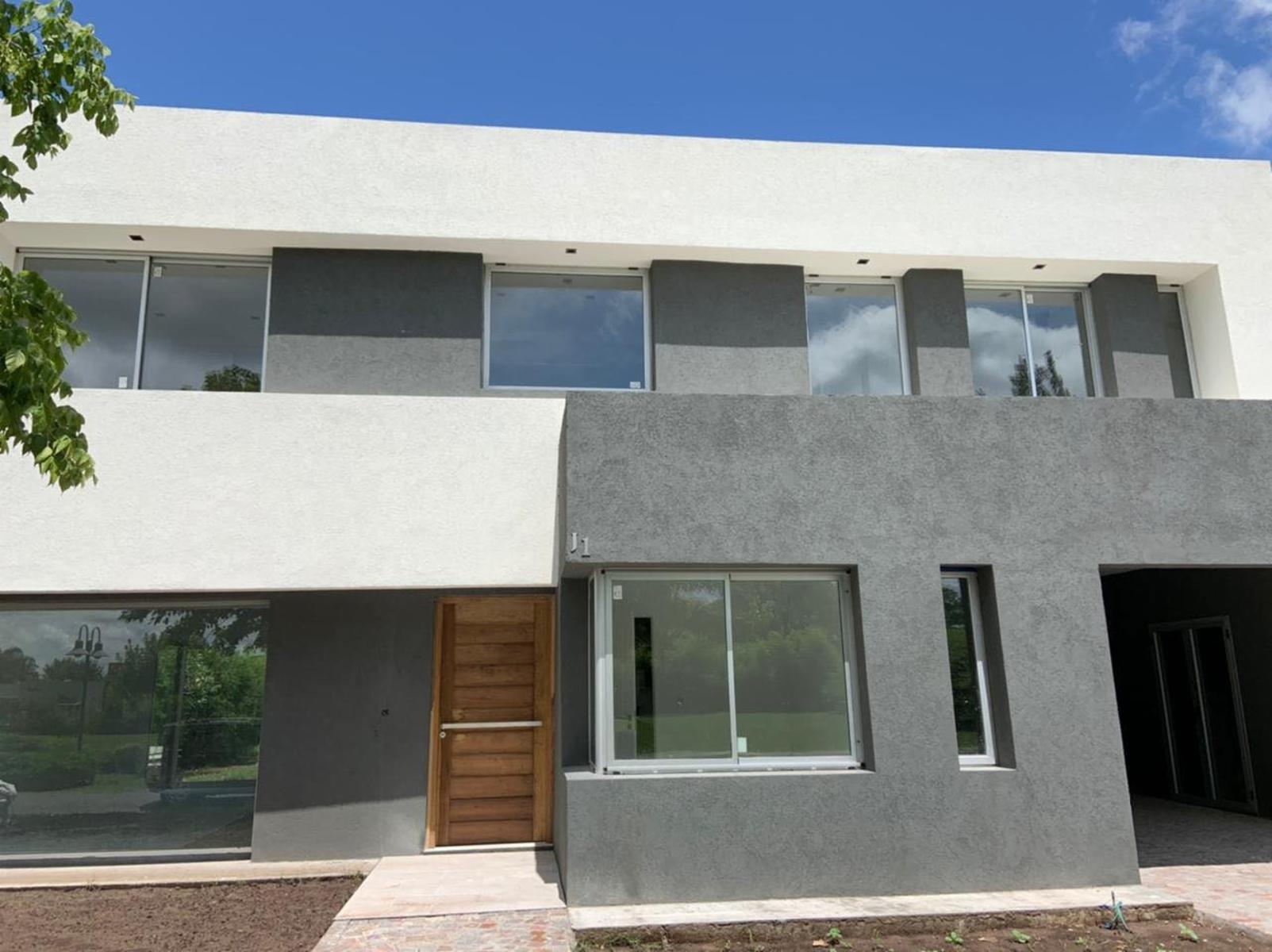 Casa a Estrenar en Fincas de Iraola 2