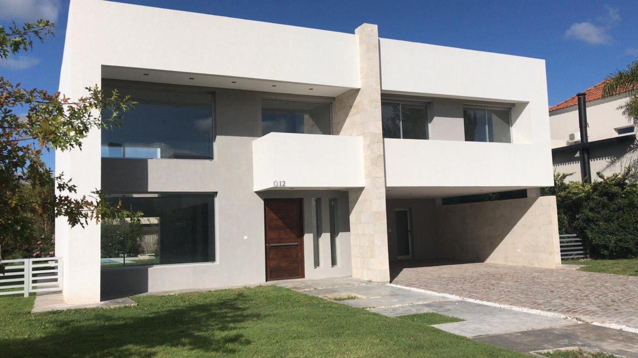 Propiedad en 2 Plantas a Estrenar en Fincas de Iraola 2
