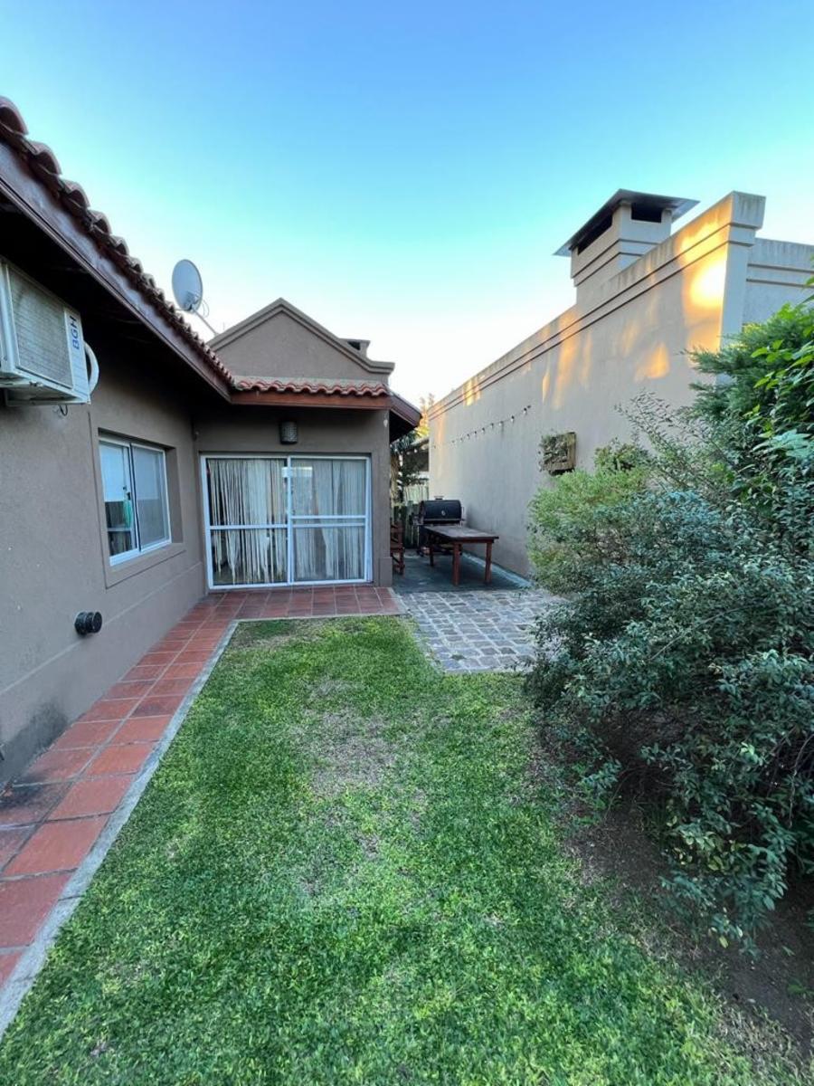 CASA EN VENTA EN EL CARMENCITO CON PILETA — foto 4