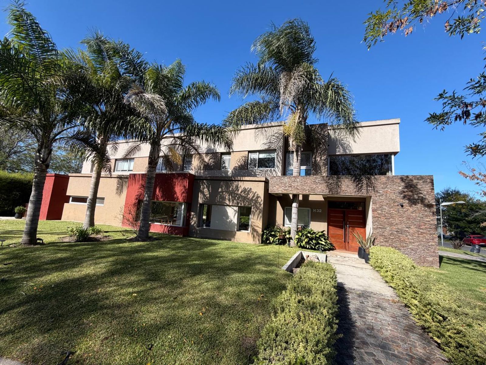 CASA EN ALQUILER Y VENTA - 1