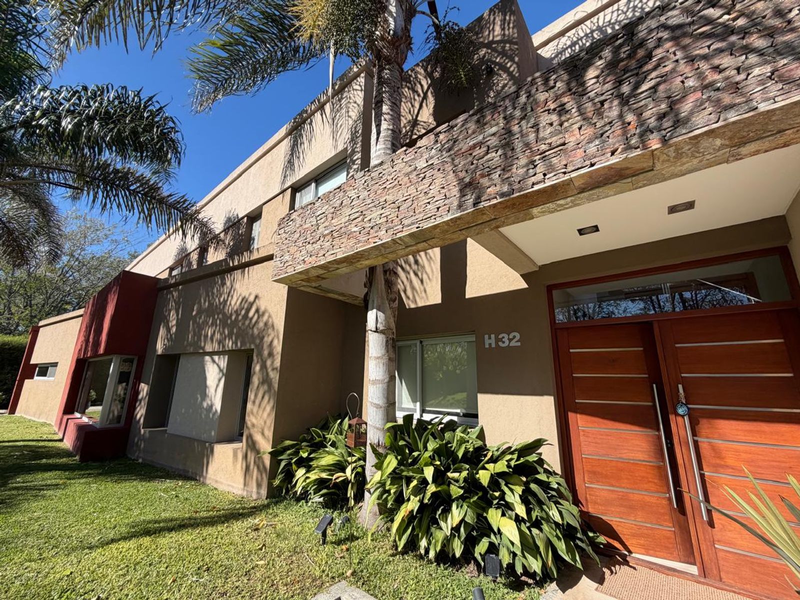 CASA EN ALQUILER Y VENTA - 2