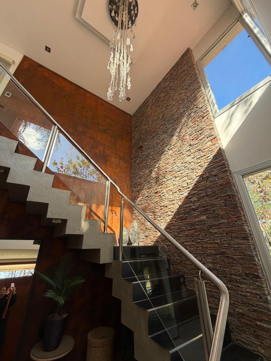 CASA EN ALQUILER Y VENTA - 26