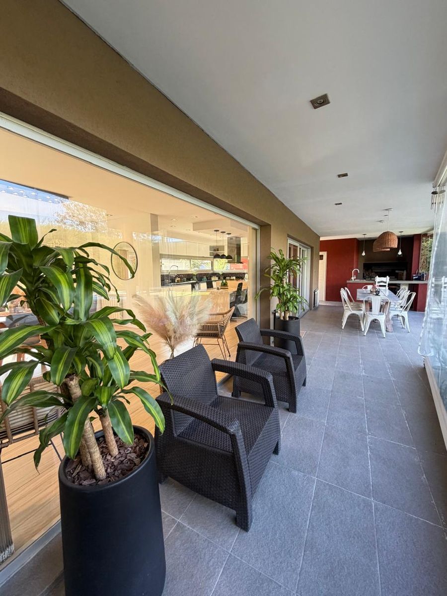 CASA EN ALQUILER Y VENTA - 31