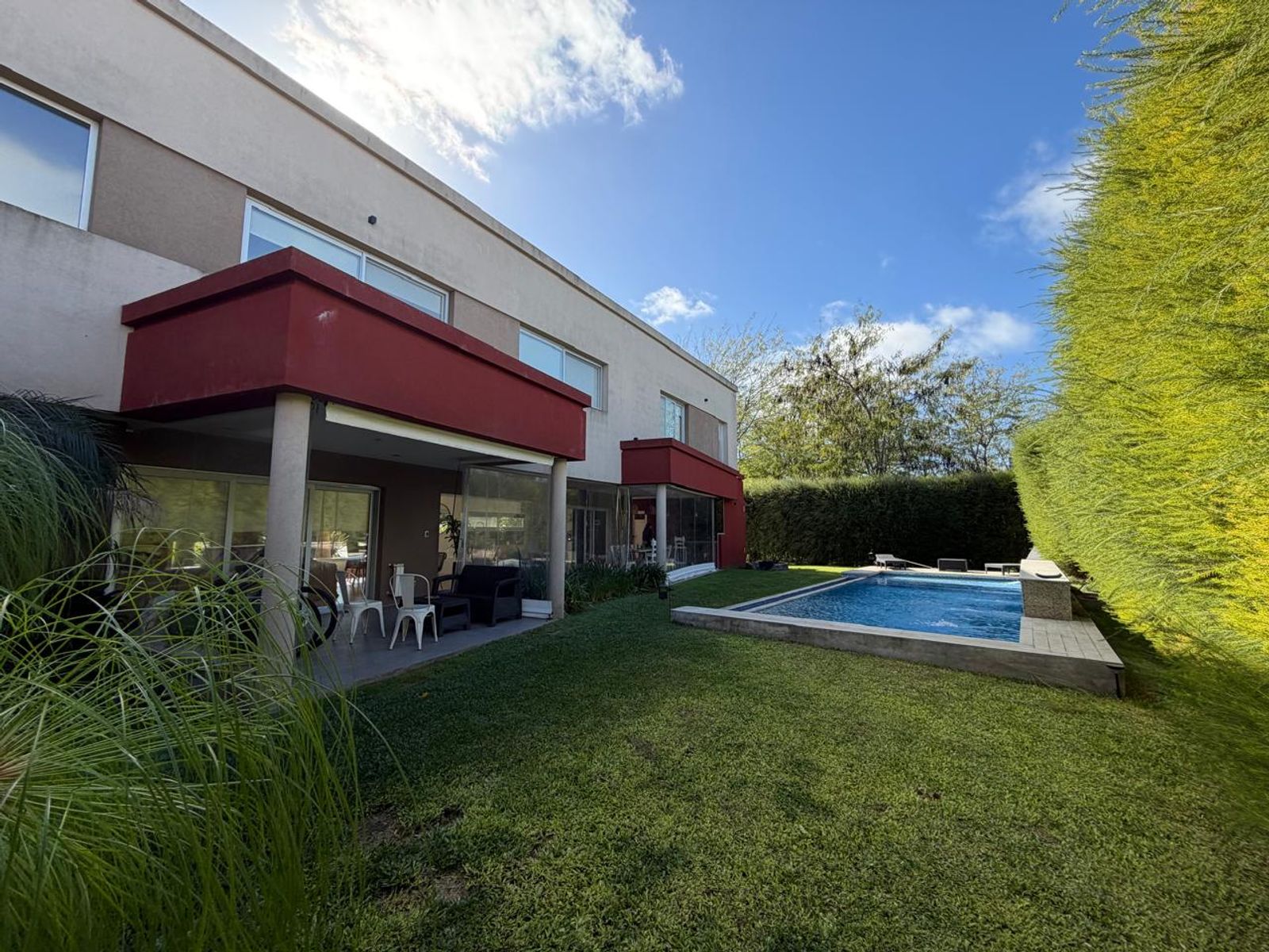 CASA EN ALQUILER Y VENTA - 33