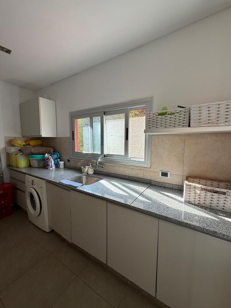 CASA EN ALQUILER Y VENTA - 36