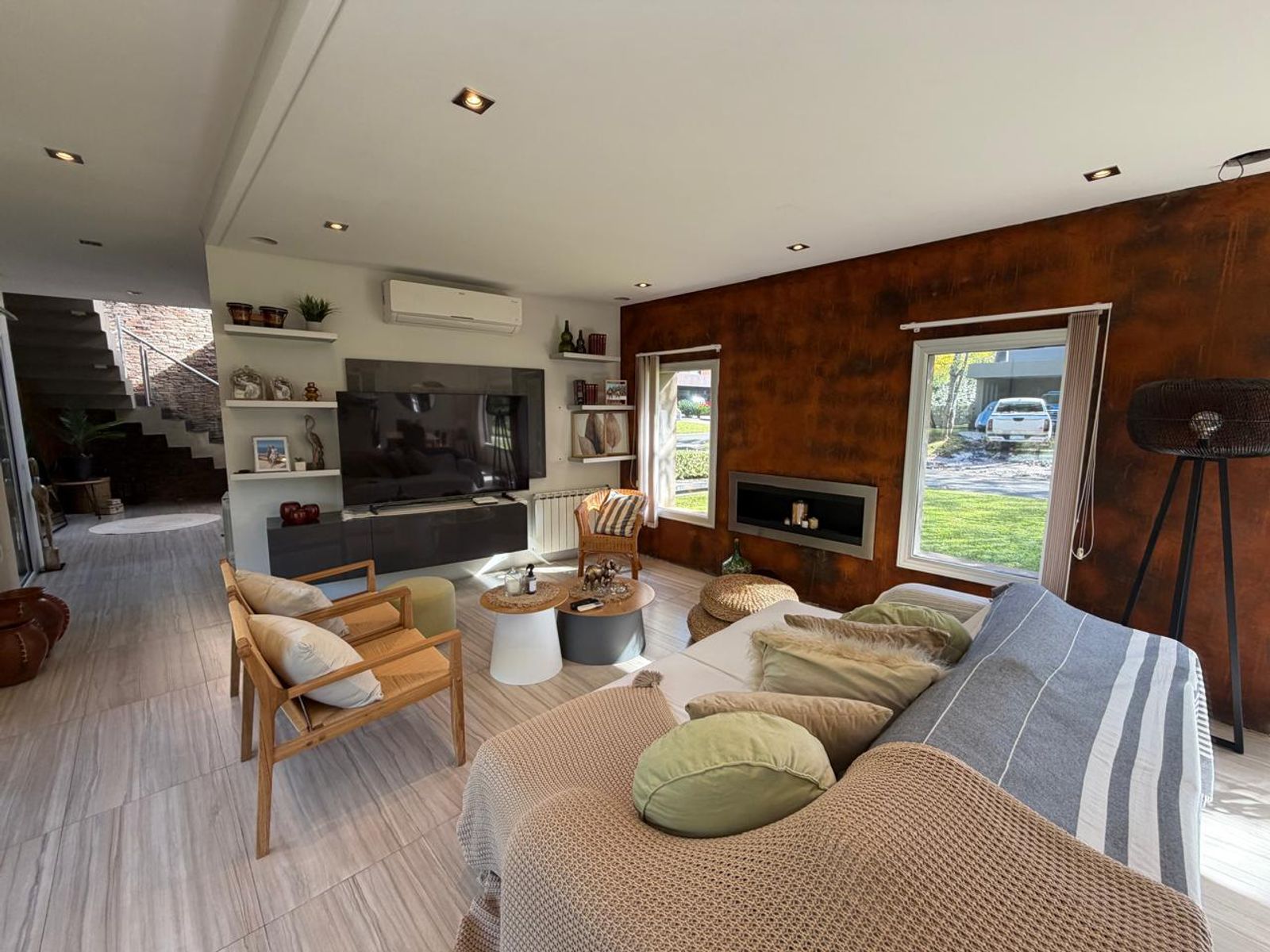CASA EN ALQUILER Y VENTA - 44