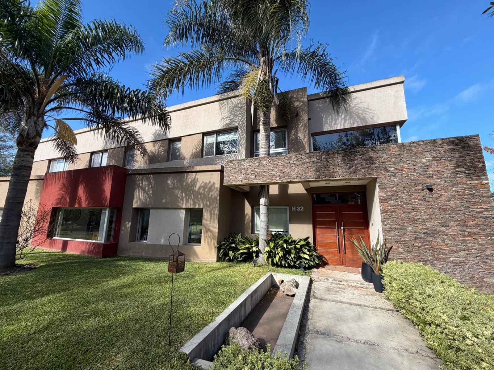 CASA EN ALQUILER Y VENTA - 45