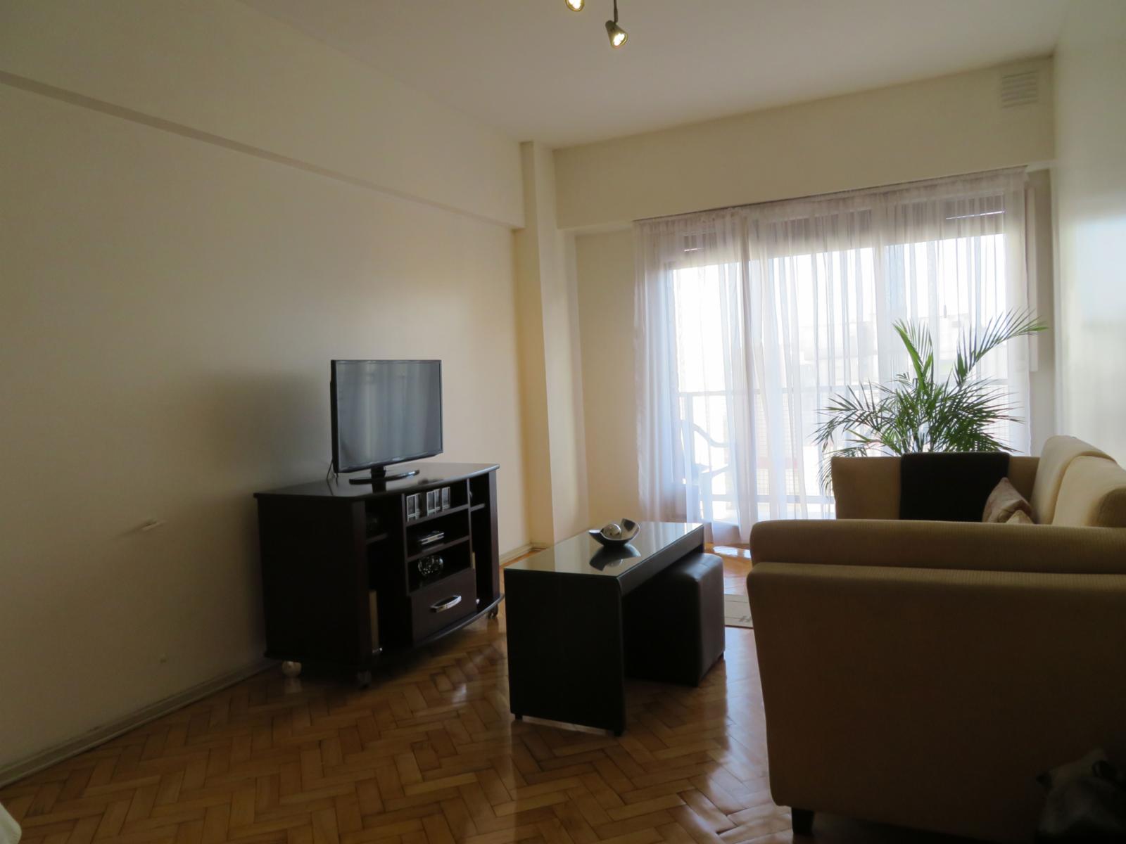 IMPECABLE 3 AMBIENTES CON DEPENDENCIAS, LAVADERO, BALCON,APTOPROFESIONAL. CORRIENTES y SALGUERO — foto 2