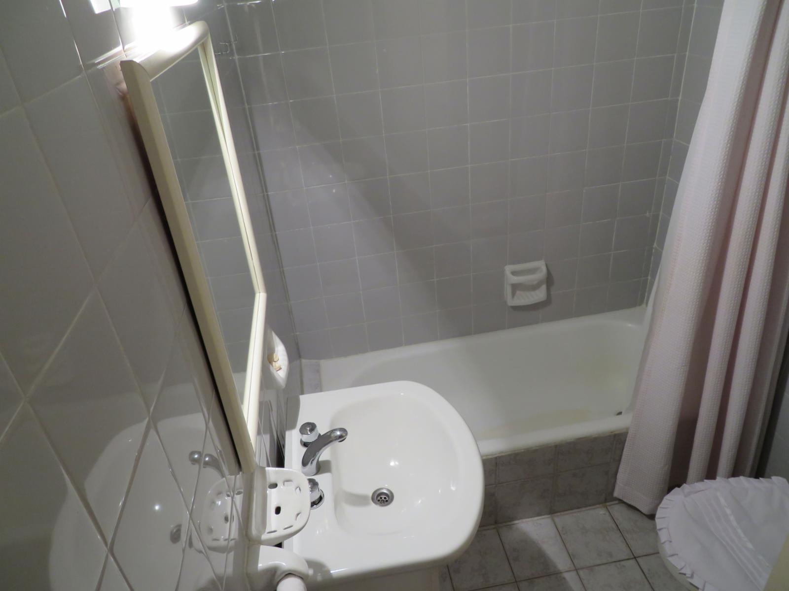 IMPECABLE 3 AMBIENTES CON DEPENDENCIAS, LAVADERO, BALCON,APTOPROFESIONAL. CORRIENTES y SALGUERO — foto 9