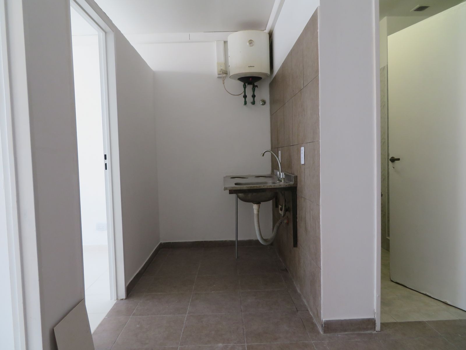 UN AMBIENTE FLORIDA 500, OFICINA o VIVIENDA — foto 9