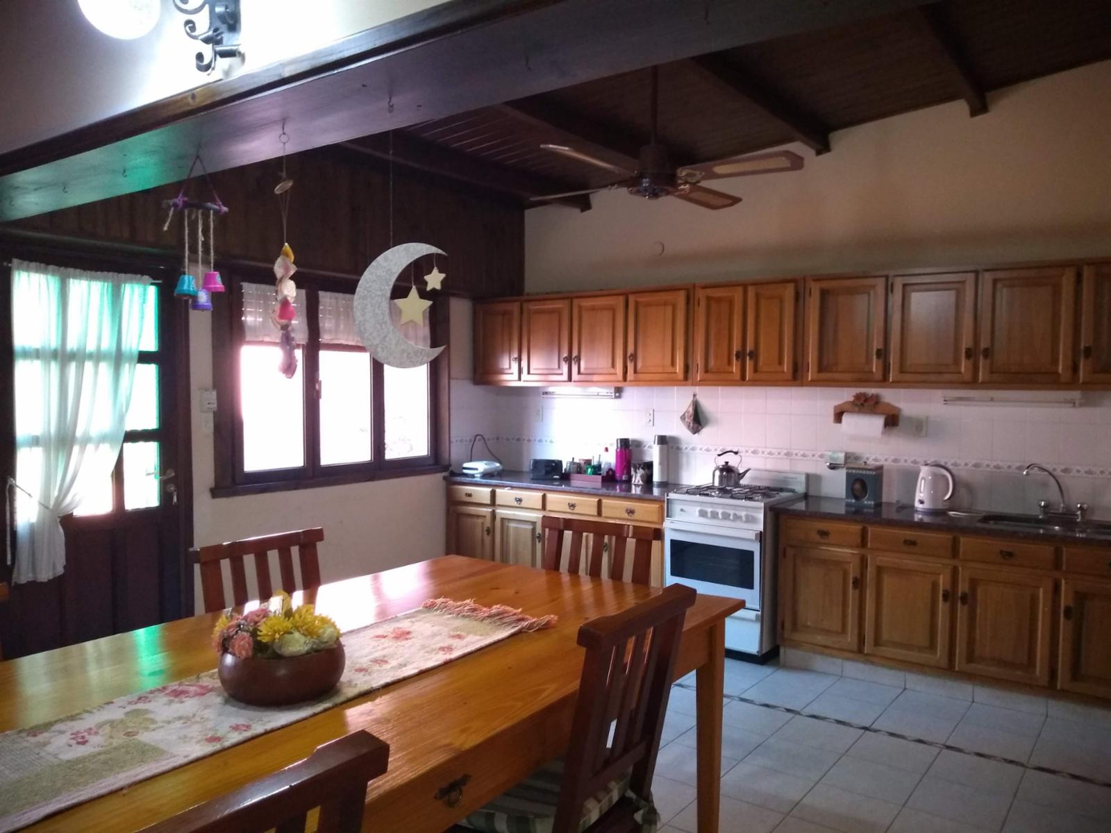 EXCELENTE CASA CÉNTRICA LOBERIA - 3