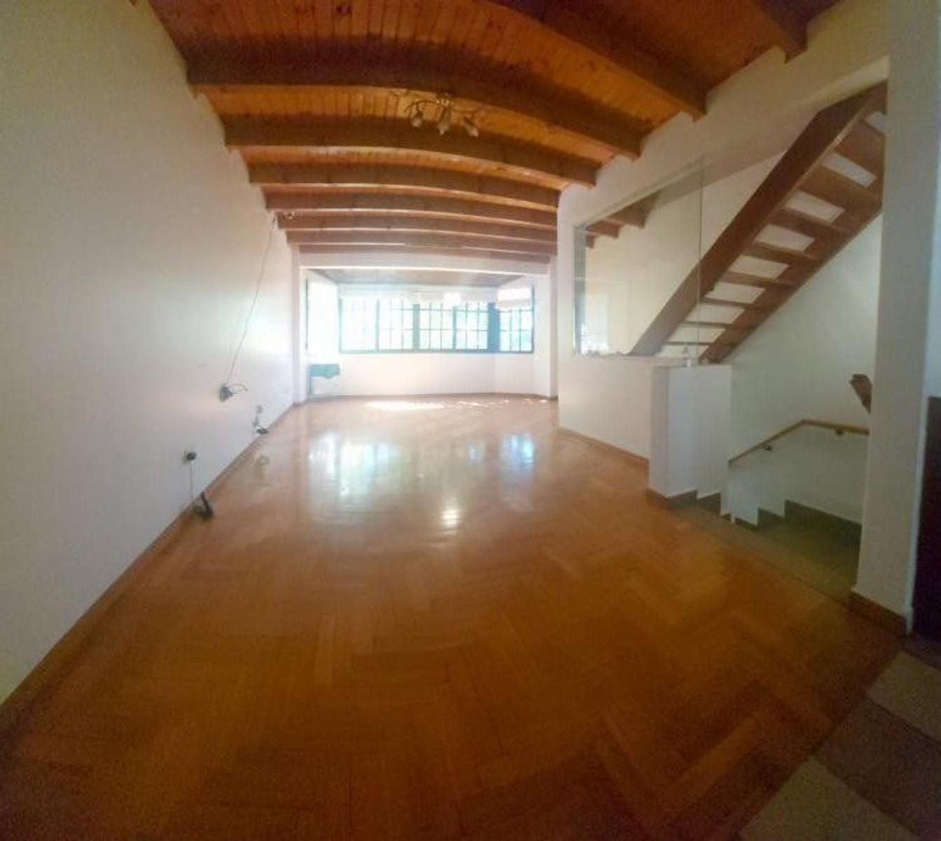 VENTA: EXCELENTE CASA 5 AMB. C/ PISCINA Y GARAGE — foto 2
