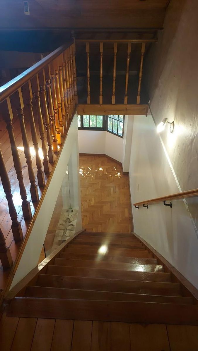 VENTA: EXCELENTE CASA 5 AMB. C/ PISCINA Y GARAGE — foto 3