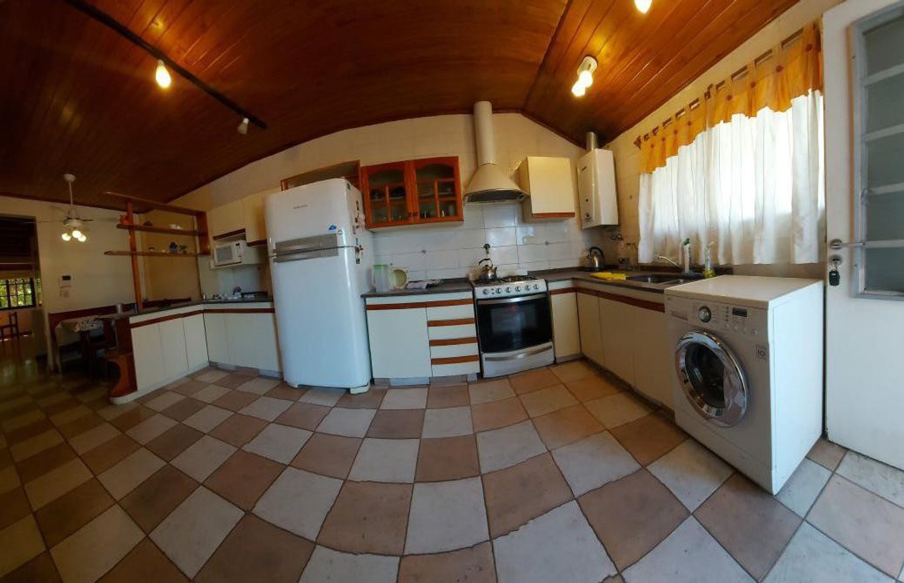 VENTA: EXCELENTE CASA 5 AMB. C/ PISCINA Y GARAGE — foto 9