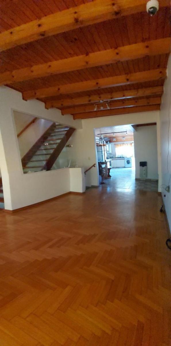 VENTA: EXCELENTE CASA 5 AMB. C/ PISCINA Y GARAGE — foto 11