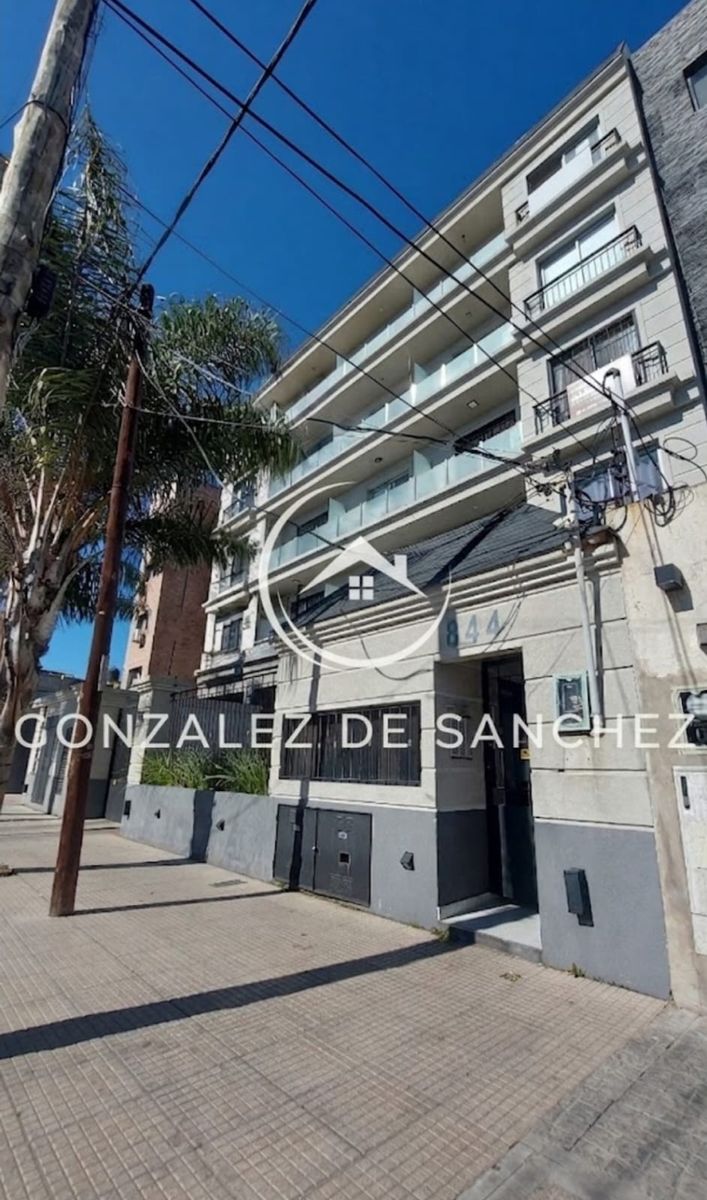 Alquiler Excelente Monoambiente Al Frente con Balcón - 2