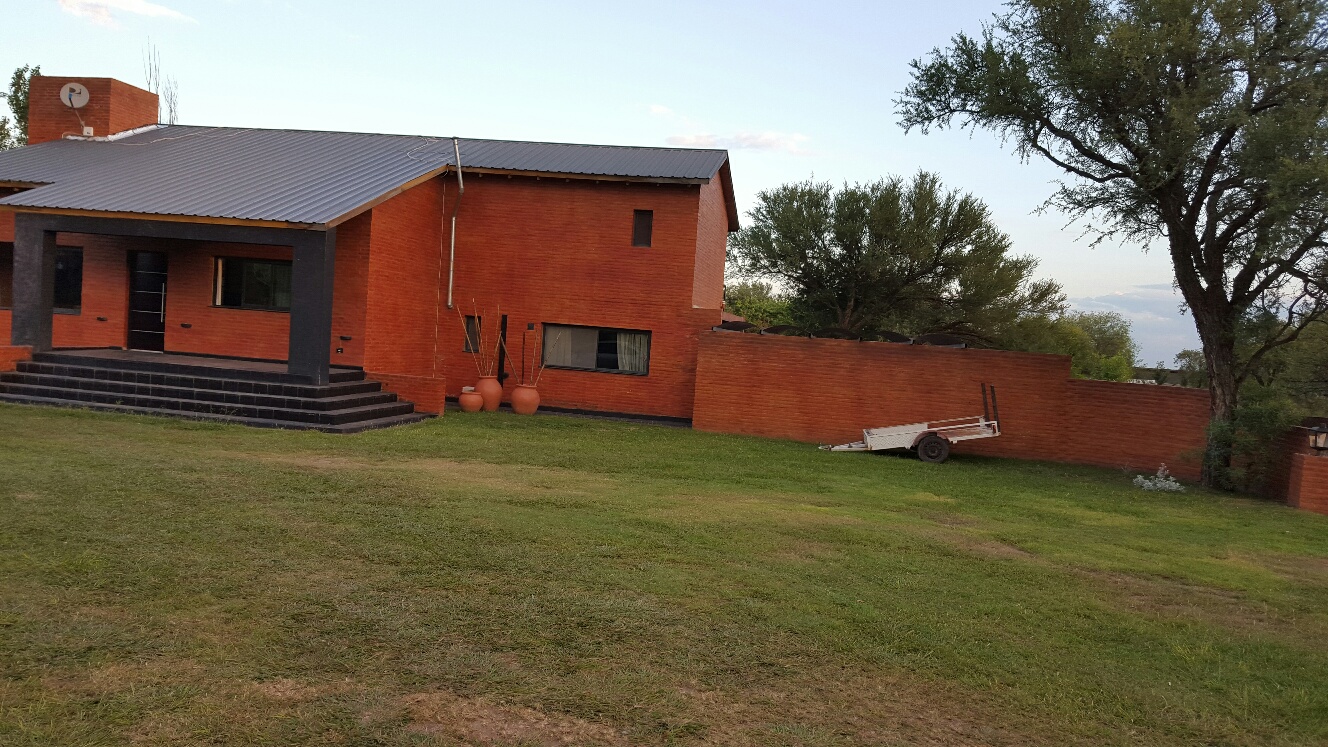 IMPORTANTE PROPIEDAD EN VENTA EN BARRIO PRIVADO CAUSANA