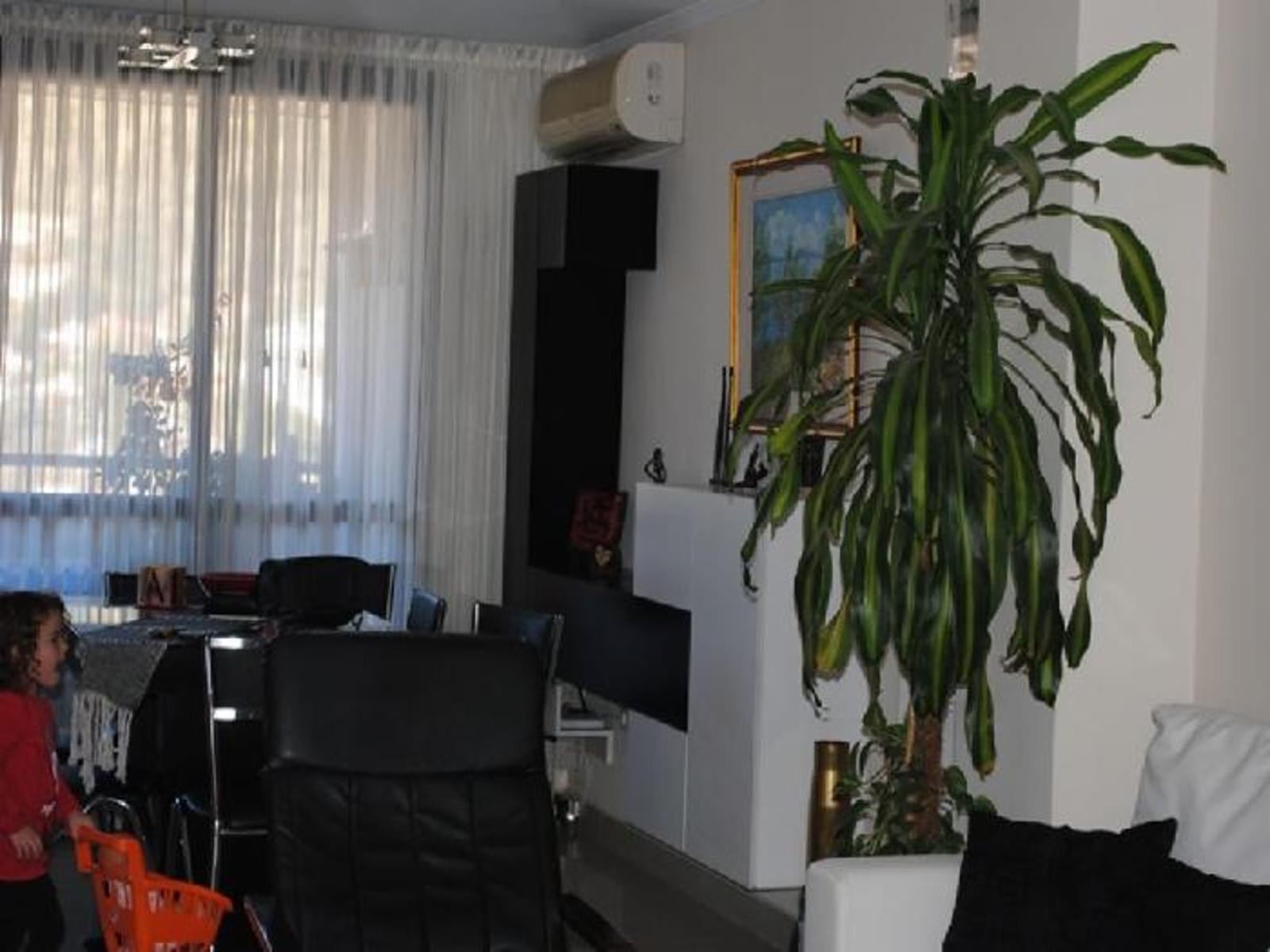 VENTA DE EXCELENTE DEPARTAMENTO DE CATEGORÍA CON MAGNÍFICA VISTA A LAS SIERRAS Y A LA CIUDAD DE NUESTRA VILLA — foto 4
