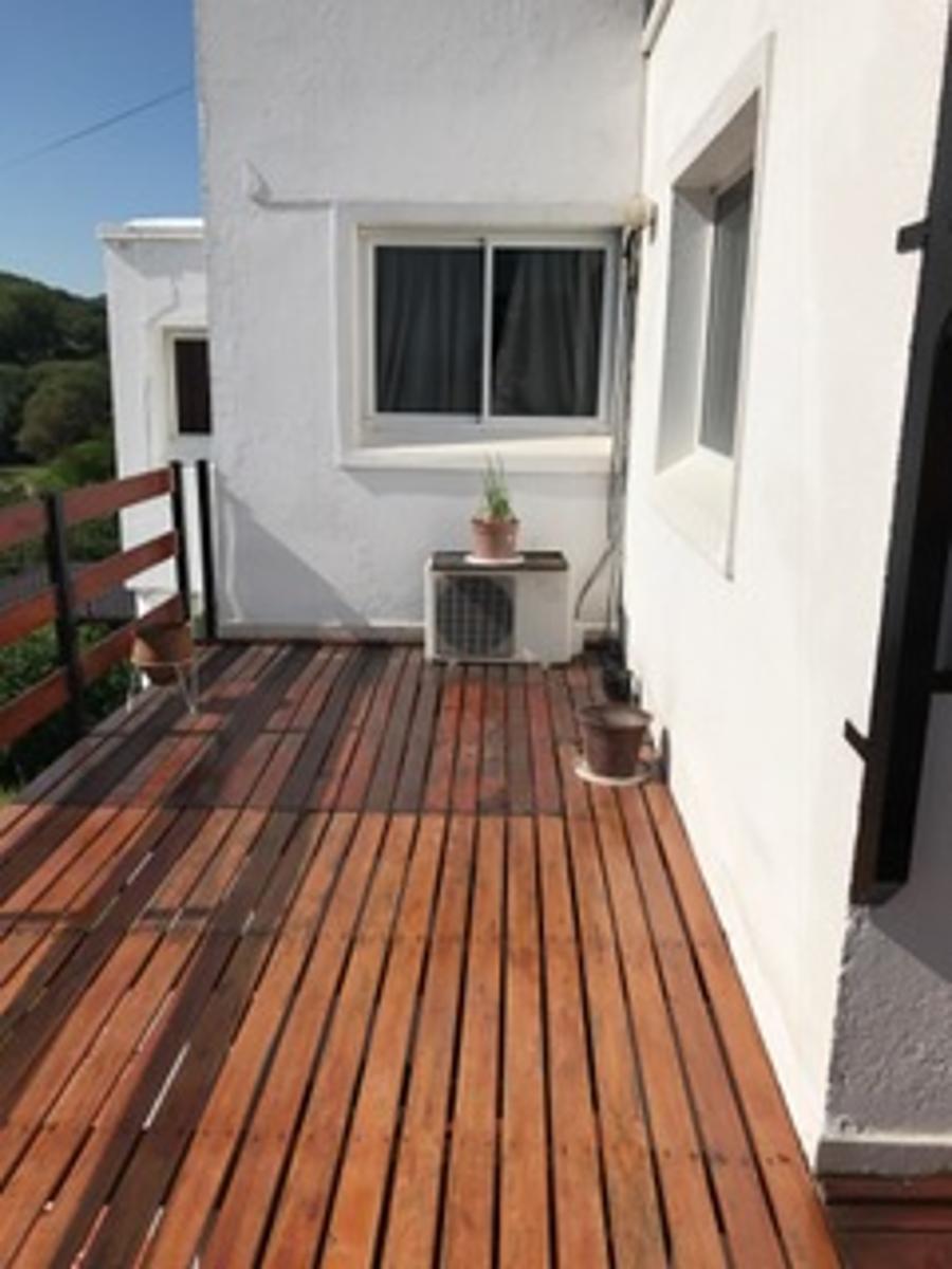 VENTA DE IMPORTANTE PROPIEDAD DE TRES PLANTAS EN COSTA AZUL CON MAGNÍFICA VISTA AL LAGO Y A LAS SIERRAS — foto 4
