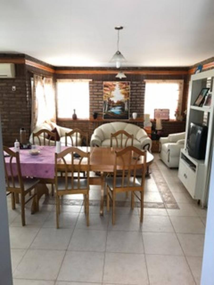 VENTA DE IMPORTANTE PROPIEDAD DE TRES PLANTAS EN COSTA AZUL CON MAGNÍFICA VISTA AL LAGO Y A LAS SIERRAS — foto 5