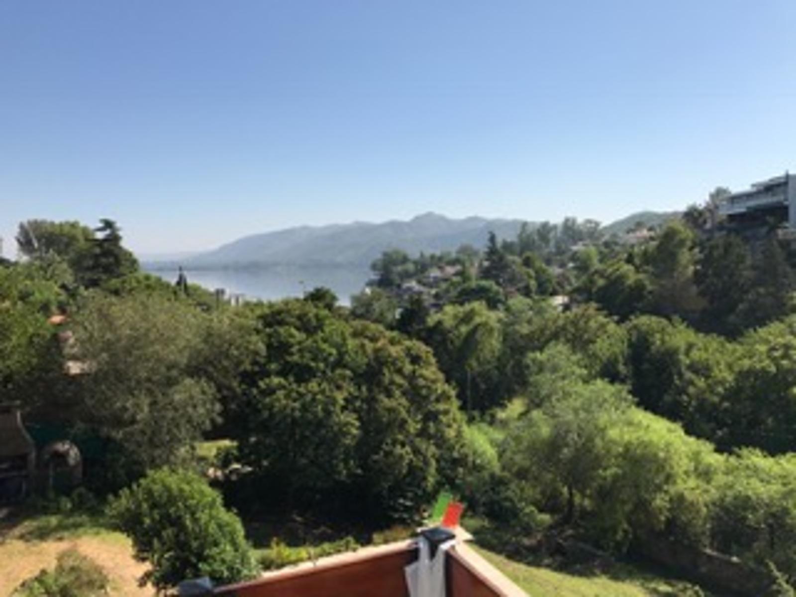 VENTA DE IMPORTANTE PROPIEDAD DE TRES PLANTAS EN COSTA AZUL CON MAGNÍFICA VISTA AL LAGO Y A LAS SIERRAS — foto 7