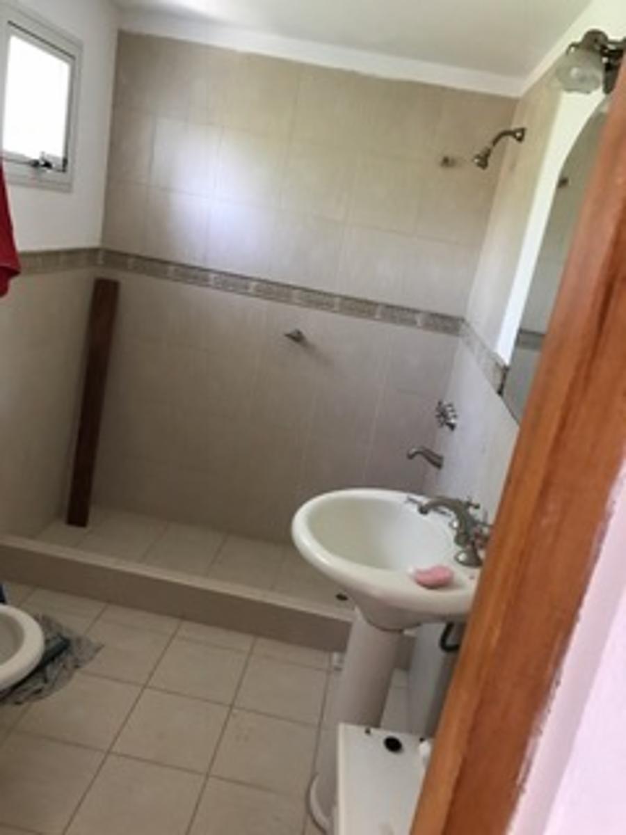 VENTA DE IMPORTANTE PROPIEDAD DE TRES PLANTAS EN COSTA AZUL CON MAGNÍFICA VISTA AL LAGO Y A LAS SIERRAS — foto 14