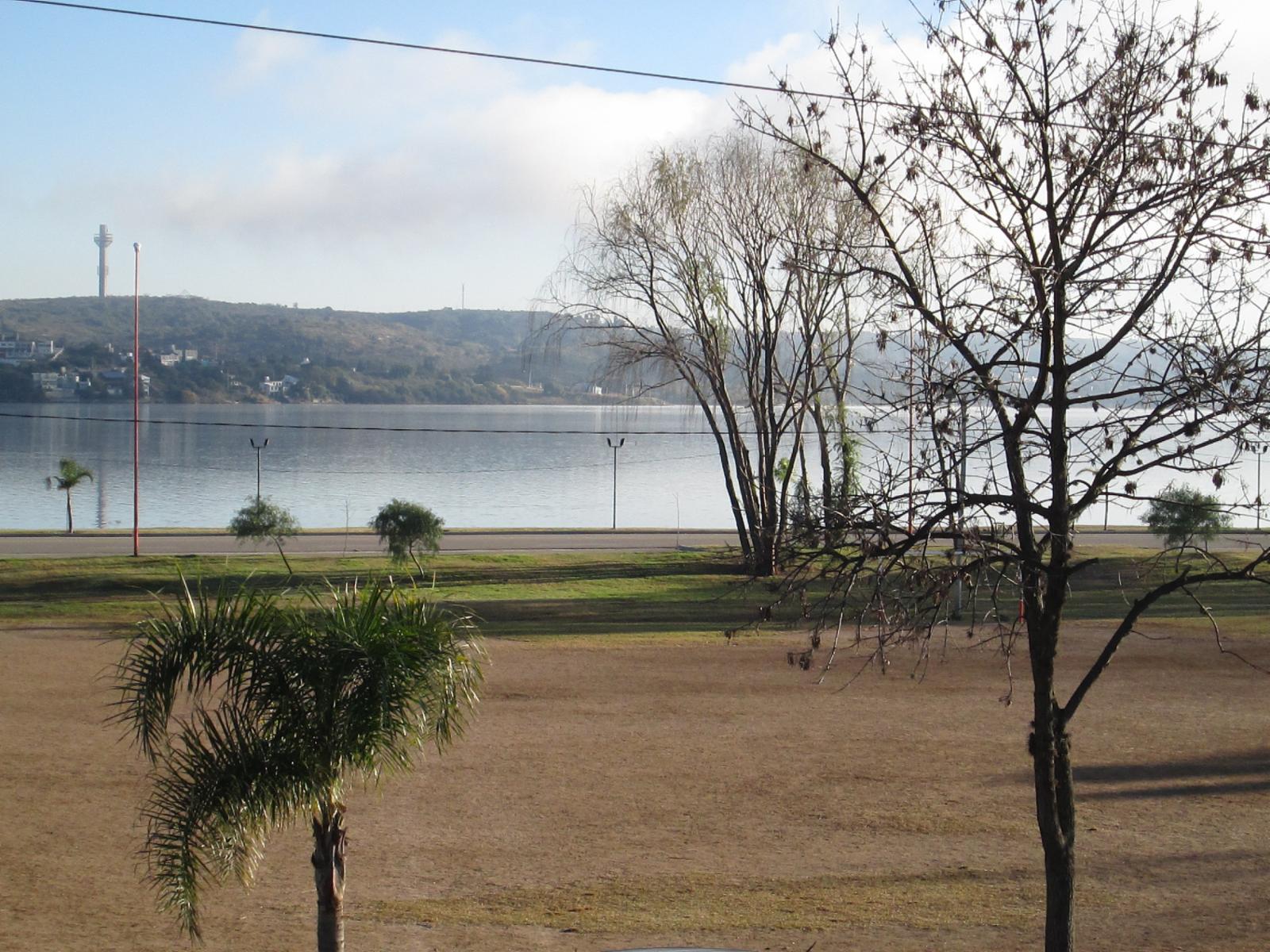 URGENTE OPORTUNIDAD VENTA DE HERMOSO DÚPLEX EN COSTANERA CON PANORÁMICA VISTA AL LAGO — foto 11