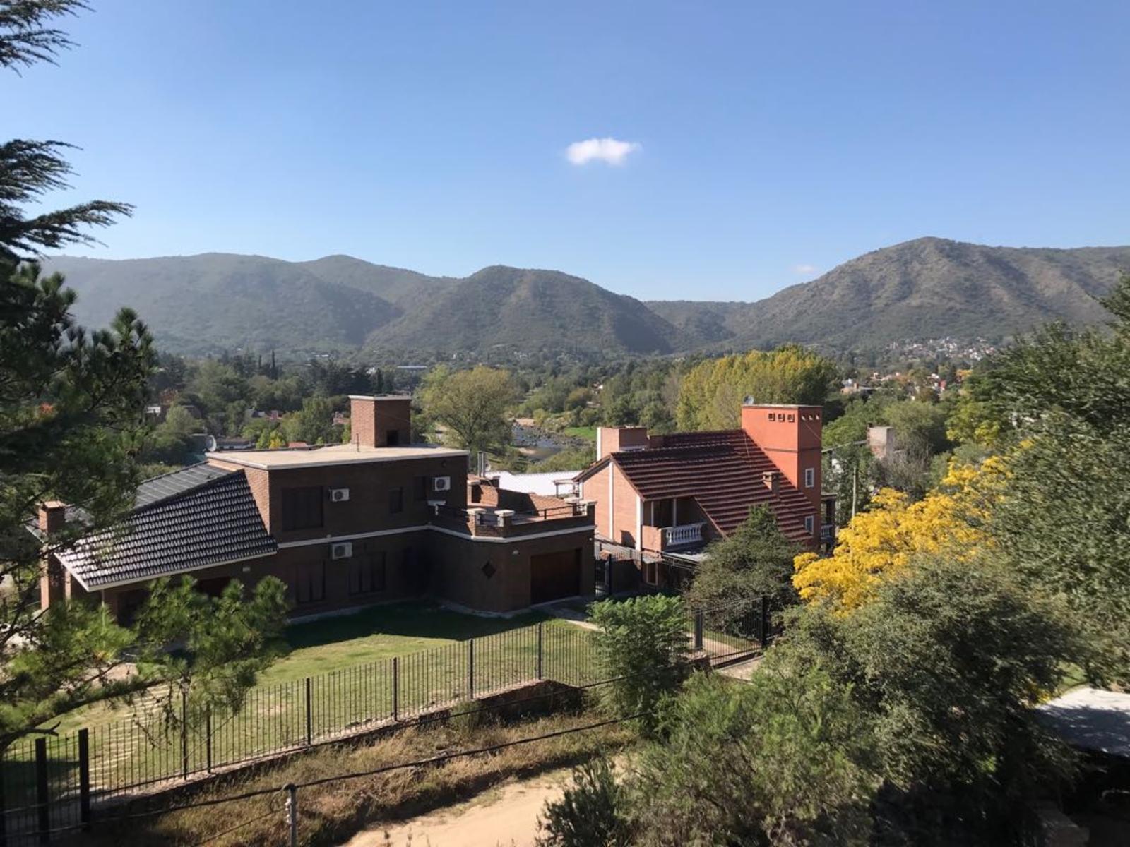 VENTA DE EXCELENTE PROPIEDAD CON PRECIOSA VISTA A LAS SIERRAS DE VILLA CARLOS PAZ EN SOLARES DE LAS ENSENADAS — foto 14
