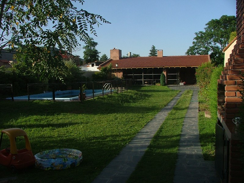 IMPORTANTE PROPIEDAD A LA VENTA EN BARRIO RESIDENCIAL SANTA RITA — foto 8