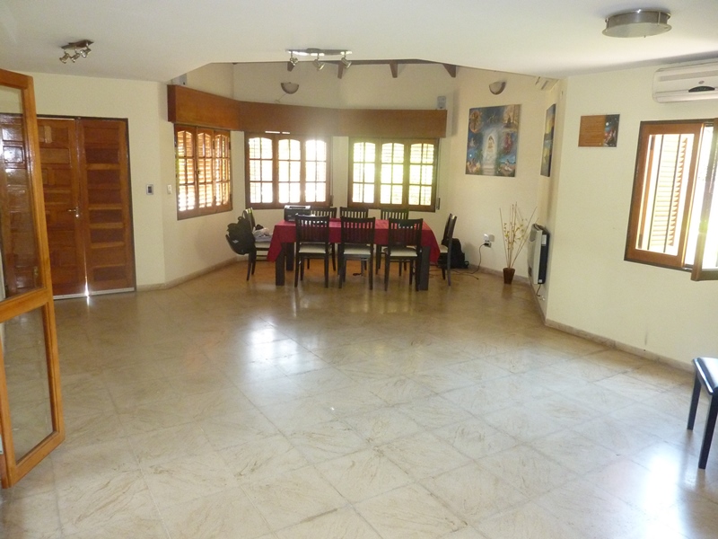 IMPORTANTE PROPIEDAD A LA VENTA EN BARRIO RESIDENCIAL SANTA RITA — foto 9