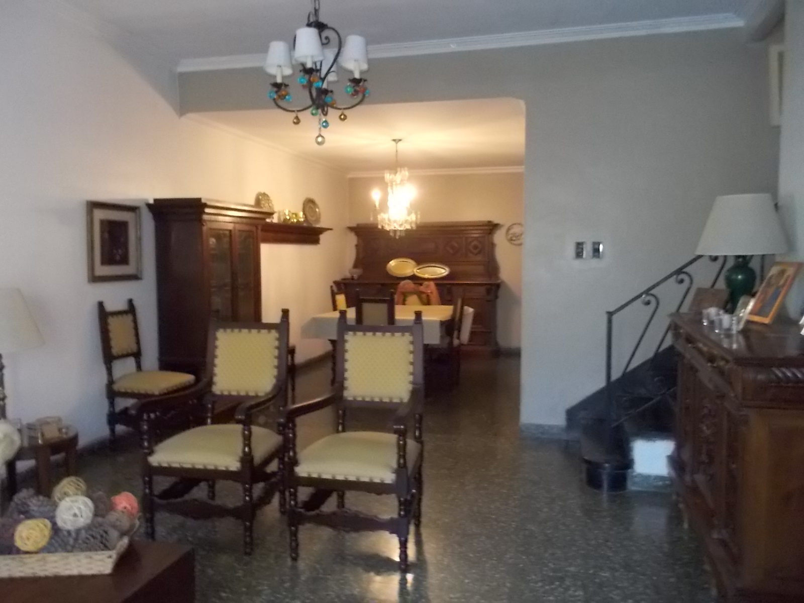 CHALET 5 AMBIENTES CON GARAGE