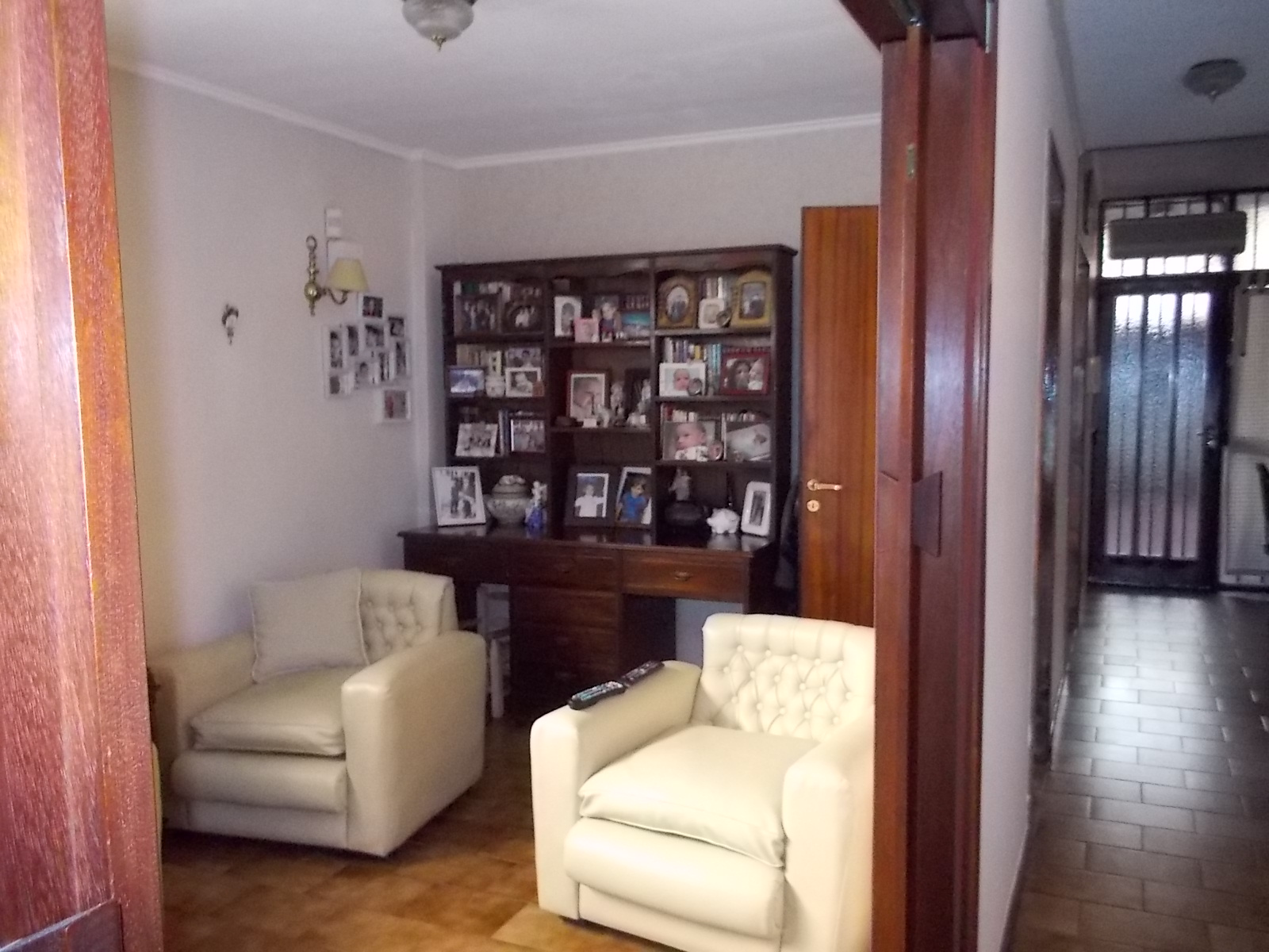 CHALET 5 AMBIENTES C/GARAGE A MTS DE COLEGIO DON BOSCO Y 1 C/ DE AV DE MAYO TOMA CASA MENOR VALOR EN LA ZONA — foto 3