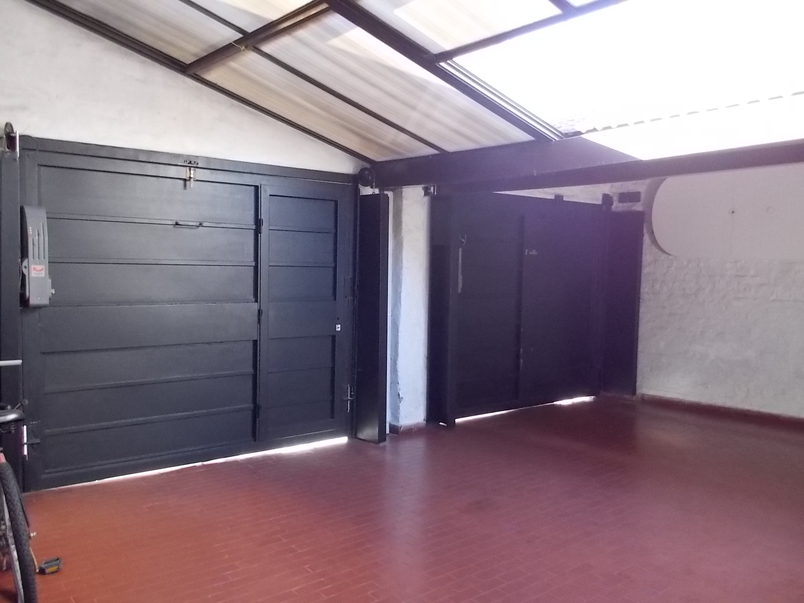 CHALET 5 AMBIENTES C/GARAGE A MTS DE COLEGIO DON BOSCO Y 1 C/ DE AV DE MAYO TOMA CASA MENOR VALOR EN LA ZONA — foto 8