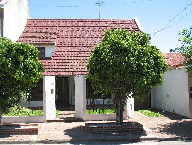 CHALET 5 AMBIENTES EN RAMOS MEJIA SUR