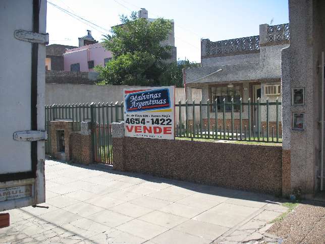 RAMOS MEJIA CASA 3 AMBIENTES CON ENT DE AUTO