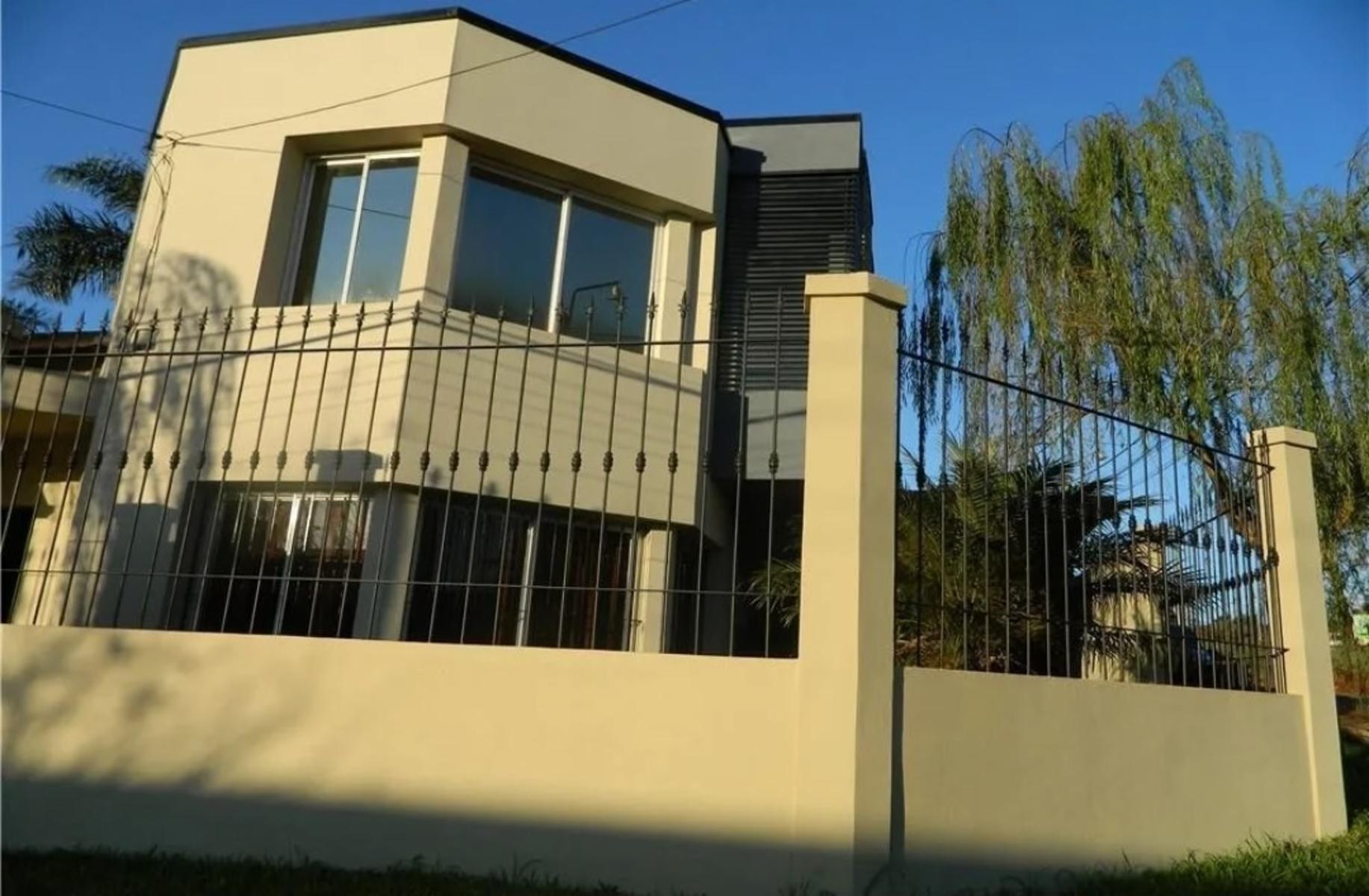 GUIDEK STASIUK PROPIEDADES VENDE EXCELENTE CASA A 50 MTS. DE AV. LAS AMERICAS — foto 4