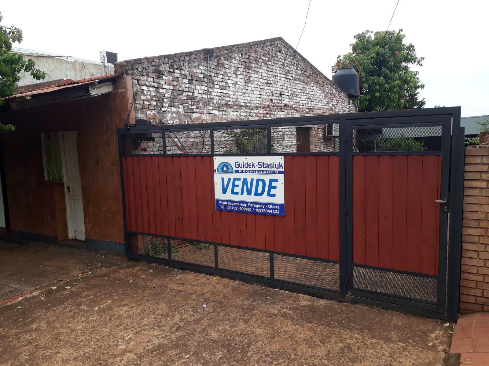 GUIDEK - STASIUK PROPIEDAES VENDE EXCELENTE CASA A 50 MTS DE AV. SARMIENTO