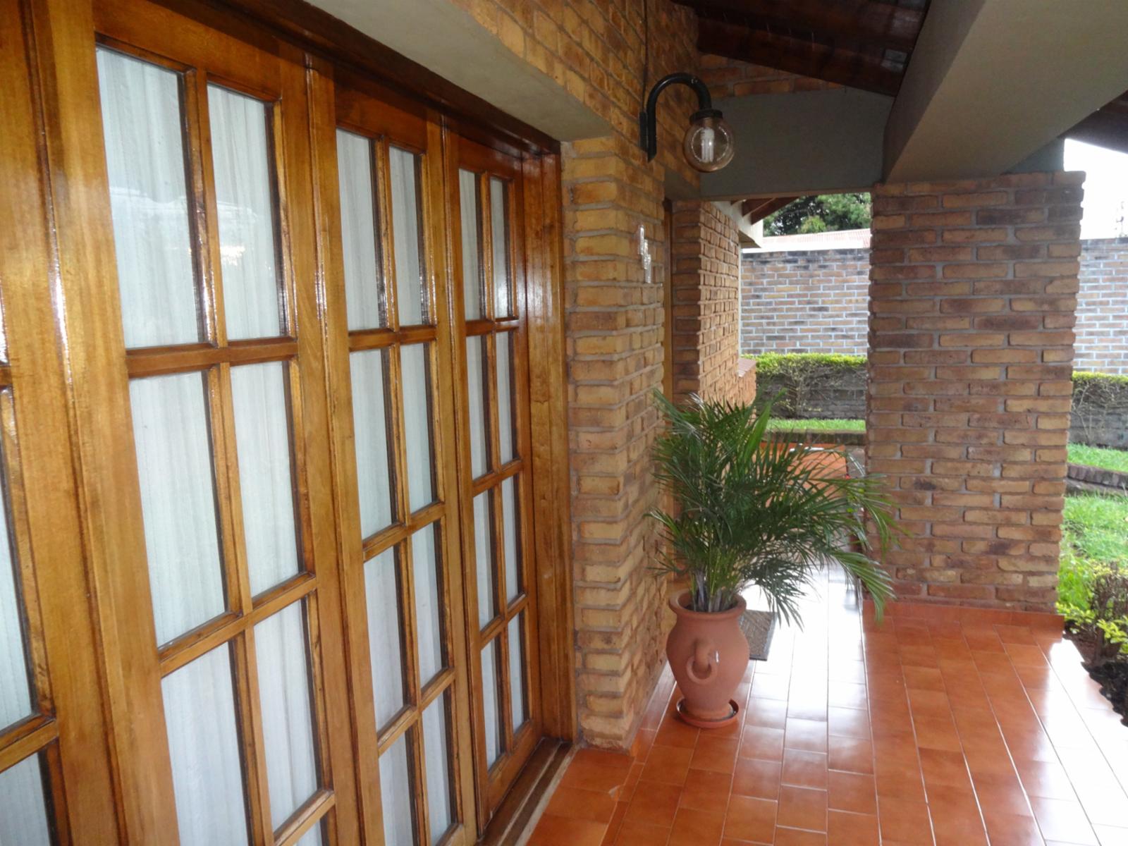 GUIDEK - STASIUK PROPIEDADES VENDE EXCELENTE CASA EN MUY BUENA UBICACION — foto 11
