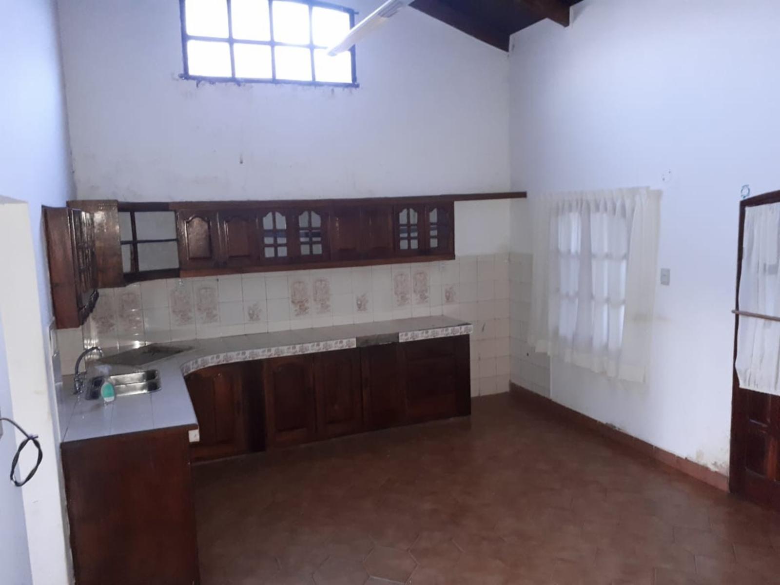 GUIDEK STASIUK VENDE AMPLIA PROPIEDAD A CUADRAS DE LA FACULTAD — foto 2