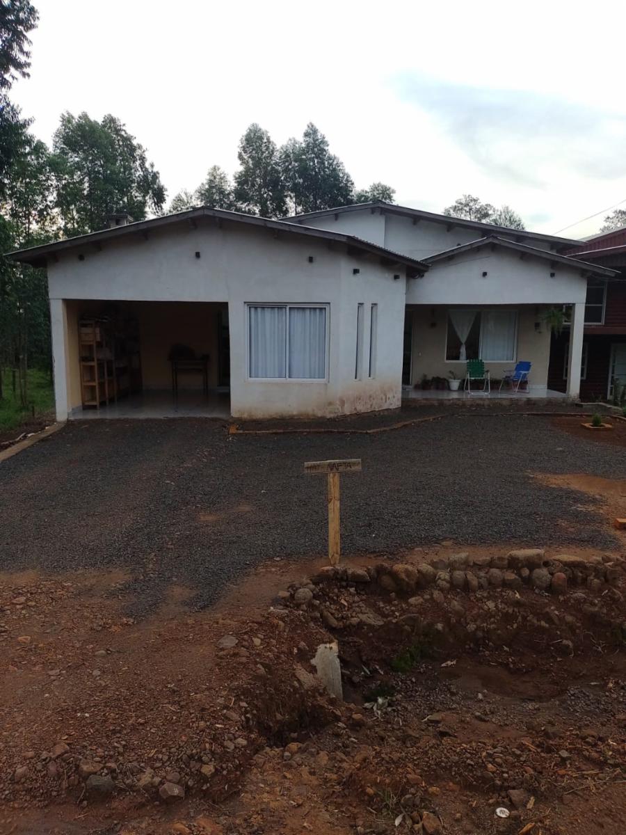 GUIDEK STASIUK PROPIEDADES VENDE AMPLIA CASA DE 4 DORMITORIOS