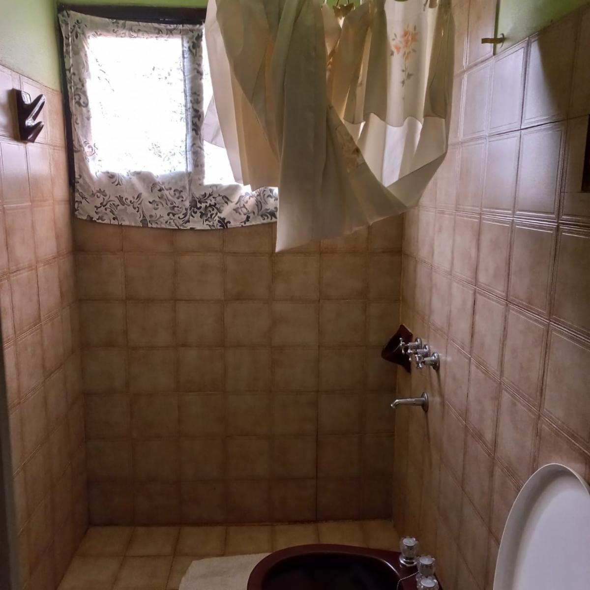 GUIDEK STASIUK PROPIEDADES VENDE CASA SOBRE AVENIDA PRINCIPAL — foto 5
